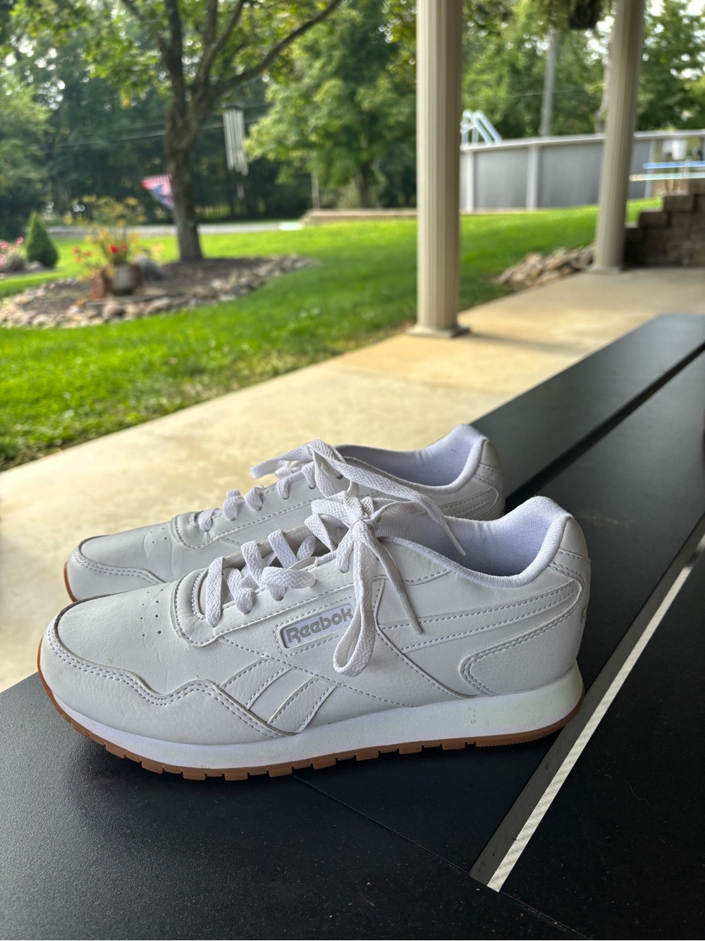 Reebok Classic White Leather Women's Sneakers size 8.5